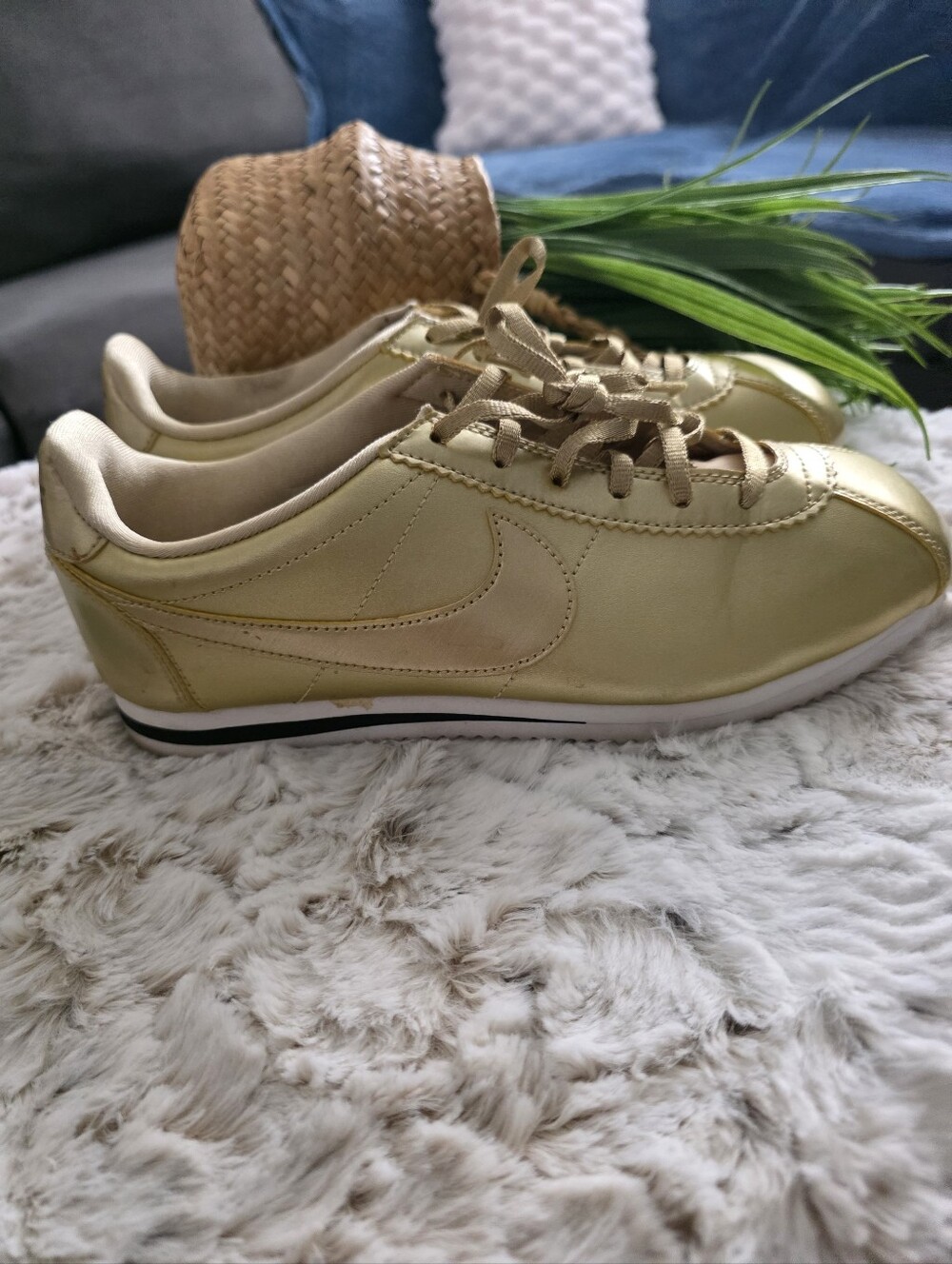 Nike Gold Metallic Low-Top Sneaker Youth Size 7